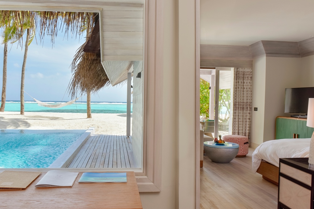 content/hotel/Kanuhura/Accommondation/Retreat Grand Beach Pool Villa Sunrise/Kanuhura-Acc-RetreatGrandBeachPoolVilla-02 .jpg